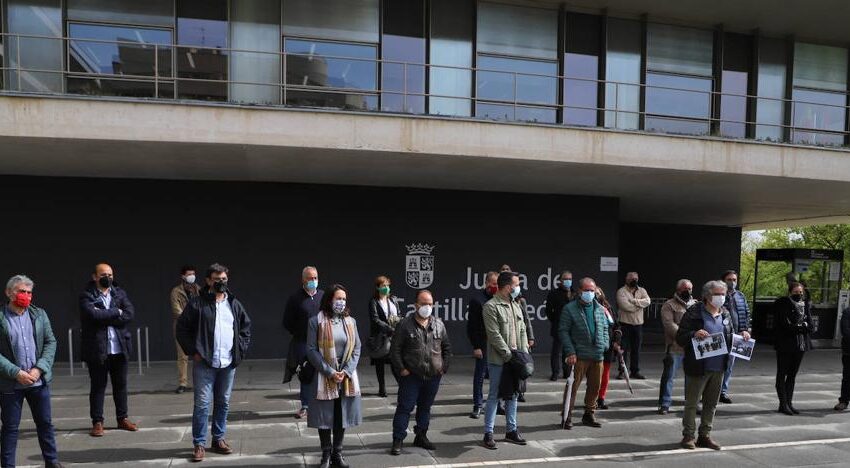  «Las mentiras» de la Junta sobre la vacunación movilizan a ediles socialistas de Salamanca