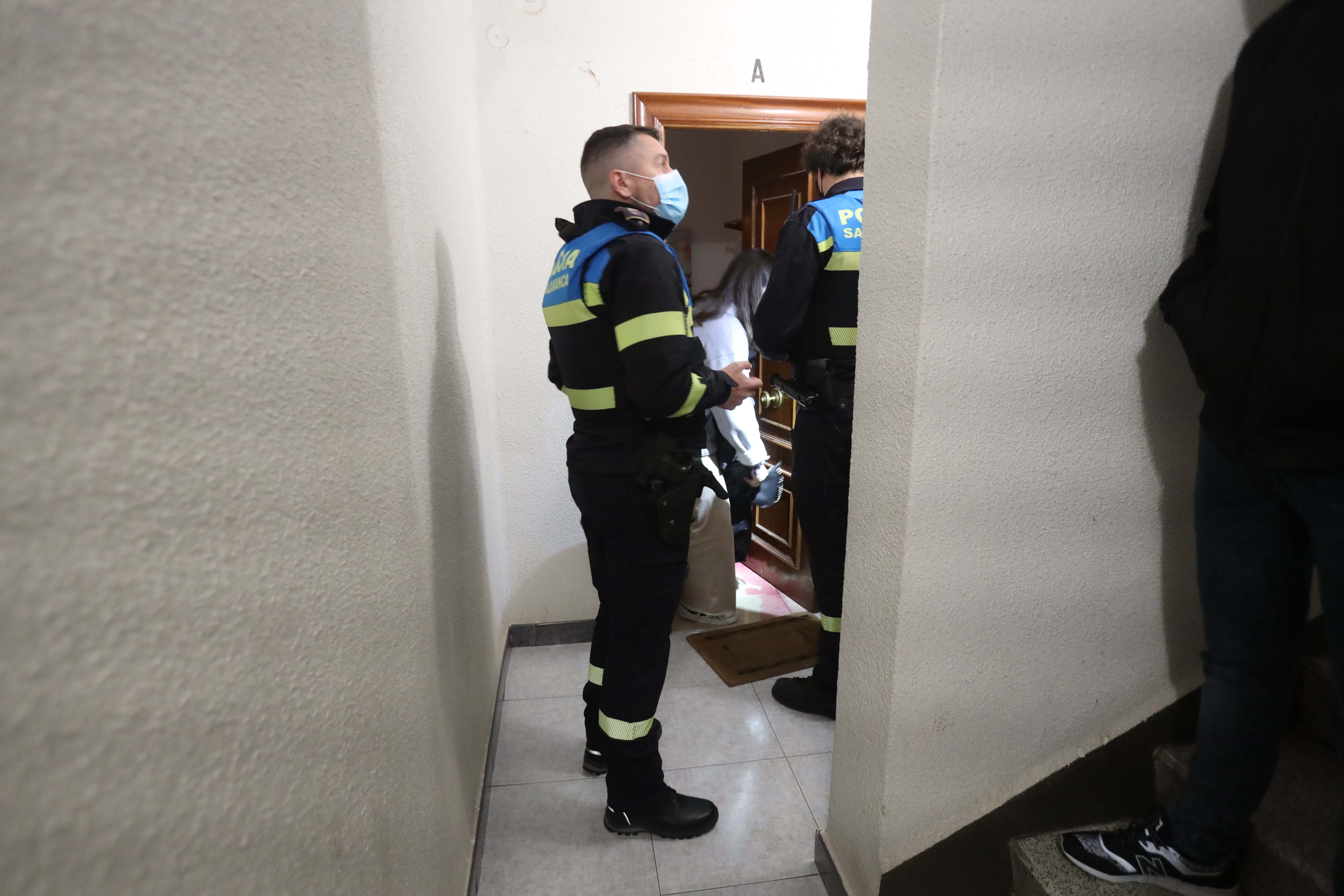  Las multas e incidentes nocturnos crecen en Salamanca: 170 sanciones por no llevar mascarilla, 7 fiestas en pisos y una agresión con un vaso en la noche del jueves