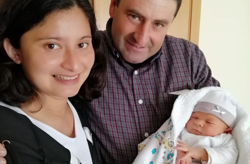  Saúl, el primer niño que nace en Saldeana después de 13 años