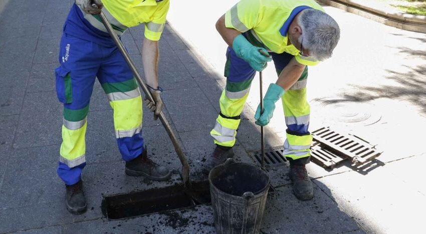  El Ayuntamiento de Salamanca refuerza la limpieza periódica de los sumideros del alcantarillado
