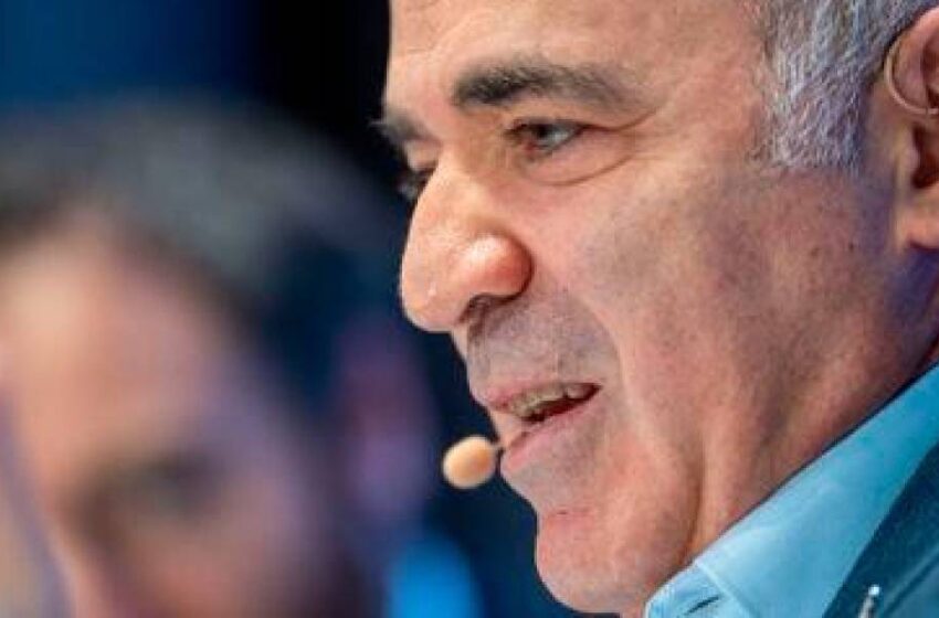  ¿Quieres ser el nuevo ‘Gambito de Dama’? Kasparov te enseña cómo ser un experto en ajedrez