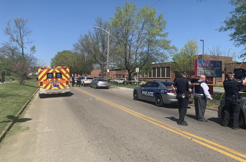  Al menos un muerto y un Policía herido de bala en un tiroteo en un instituto de Tennessee