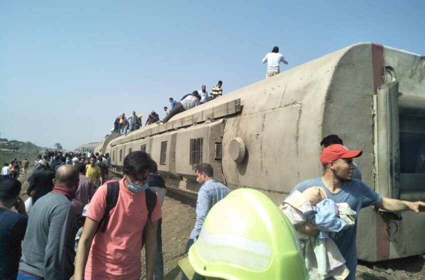  Un descarrilamiento de tren en Egipto deja más de un centenar de heridos