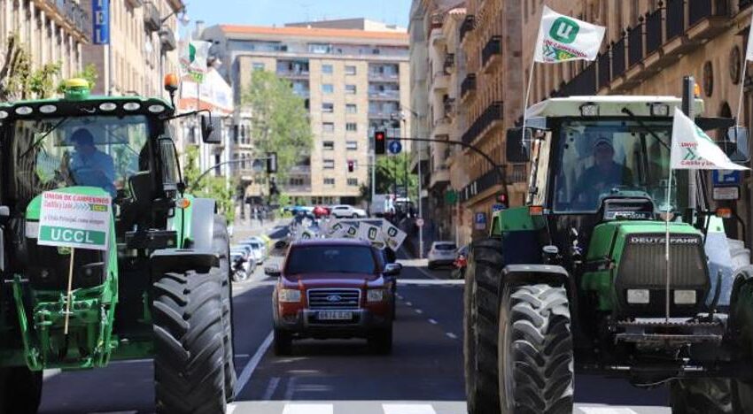  UCCL saca los tractores a la calle en Salamanca para reivindicar una PAC justa