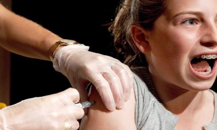  Las vacunas de Pfizer y Moderna muestra ser seguras y eficaces en adolescentes