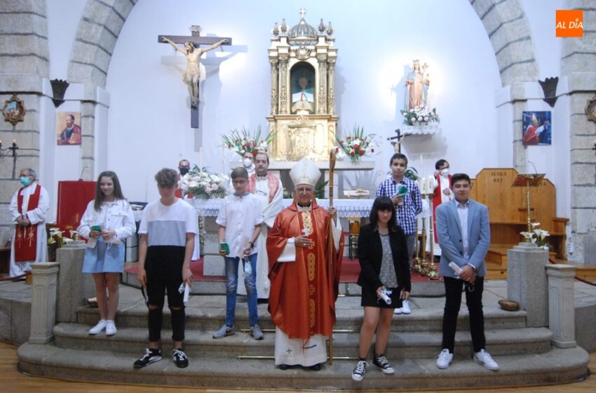  Seis jóvenes se confirman en la Parroquia de San Cristóbal