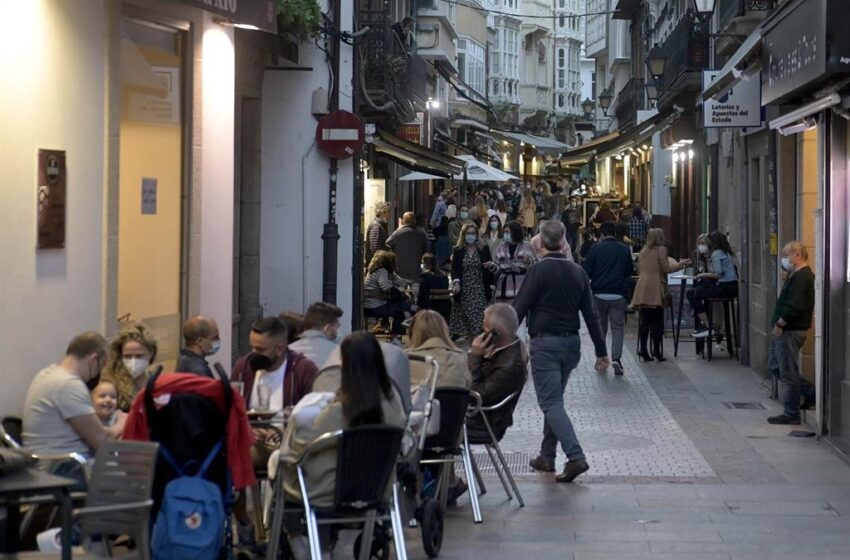 El TSXG avala el toque de queda en los ayuntamientos perimetrados en Galicia y los límites en reuniones