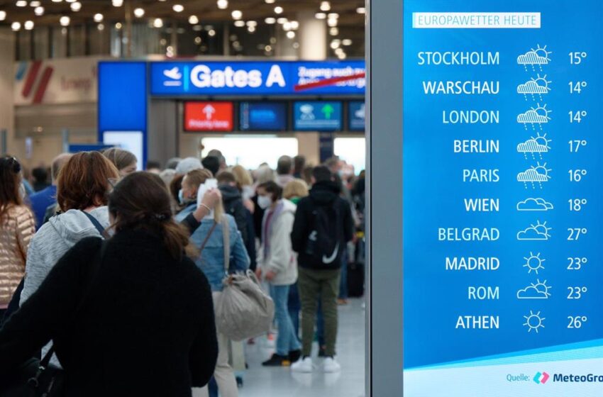  Bruselas pide a los 27 iniciar la retirada gradual de las restricciones de viaje dentro de la UE