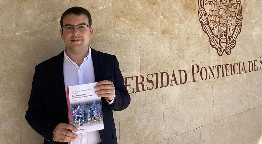  El director del Guadalupe, Javier Mérida, analiza las novatadas en los Colegios Mayores en un libro pionero