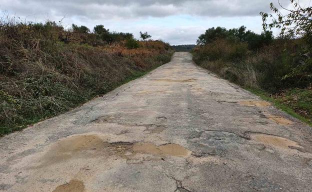 Estado en el que se encuentra la carretera de Ituero, que será arreglada este año 