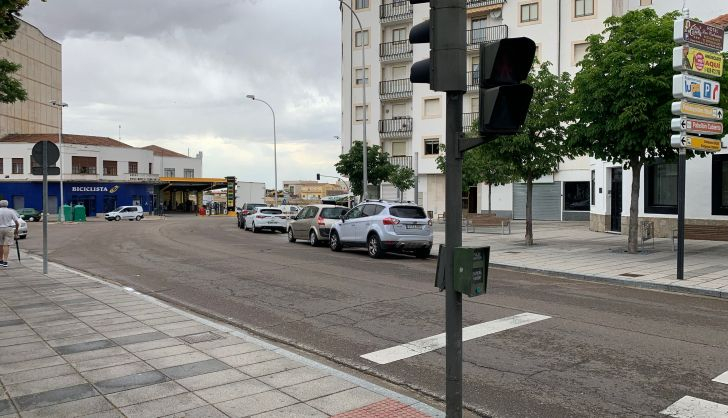  Peñaranda en Común critica los semáforos obsoletos y deteriorados en la calle del Carmen