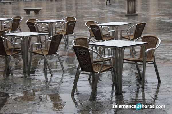  TIEMPO | Los salmantinos tendrán que seguir sacando el paraguas durante los primeros días de verano