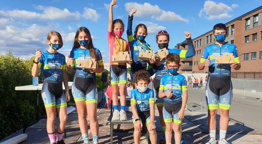  Seis medallas de la Escuela de Ciclismo Salmantina en Ávila y un segundo puesto de Javier Pajares en Mérida