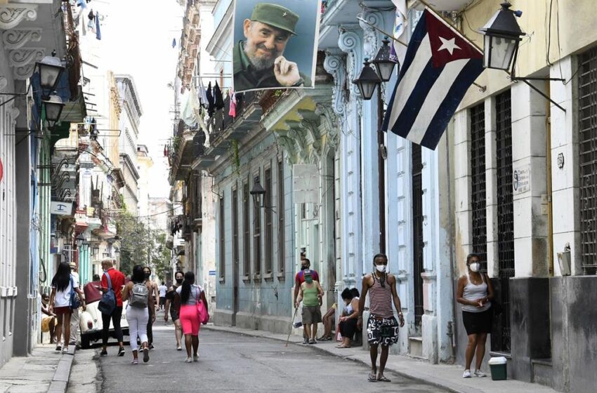  Podemos y socios del Gobierno piden a Sánchez y Laya que exijan a EEUU el fin del bloqueo a Cuba