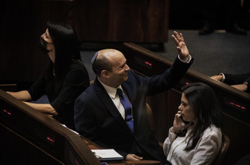  El Parlamento israelí aprueba al nuevo Gobierno y pone fin a la era de Benjamin Netanyahu