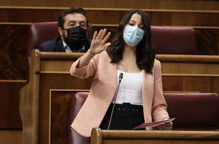  Inés Arrimadas (Cs) acusa a Pedro Sánchez de «humillar a los constitucionalistas» por los indultos