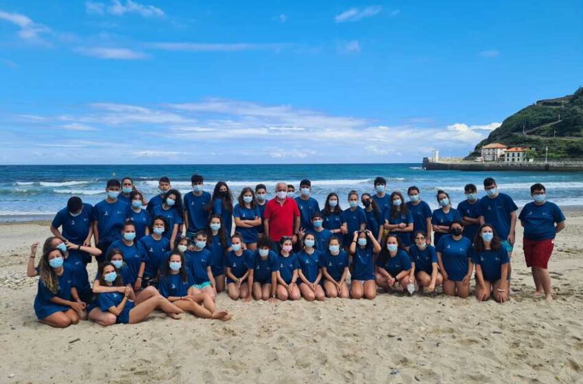 Cuarenta escolares participan en el campamento náutico de la Diputación en Ribadesella

 