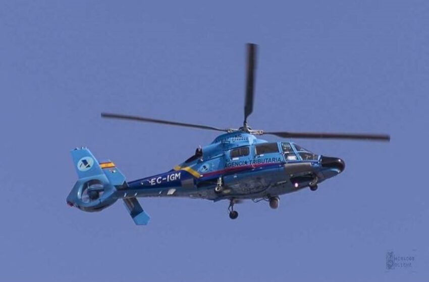  Un tripulante muerto y dos heridos tras caer al mar un helicóptero de Aduanas en una persecución con narcos en Cádiz