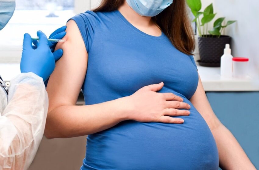  Por qué sí se deben vacunar las embarazadas frente a la COVID-19