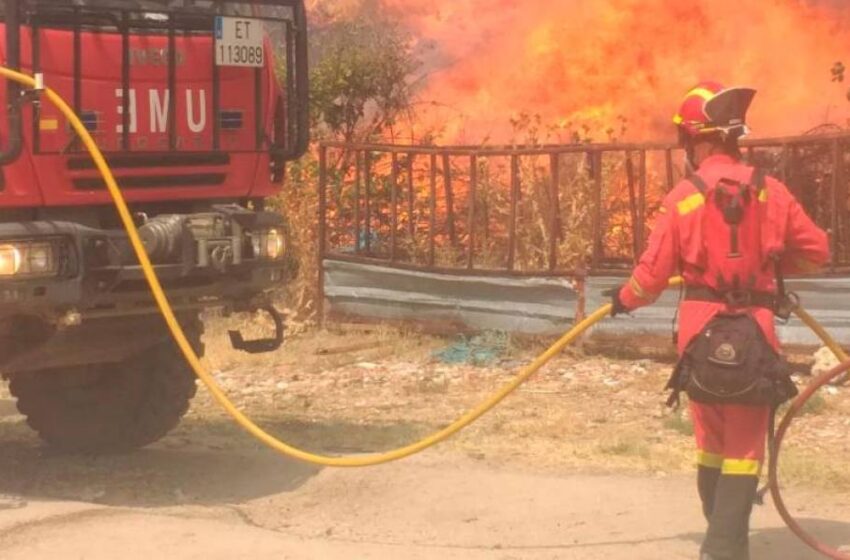  Continúa sin control el incendio de Navalacruz con 10.000 hectáreas afectadas y cinco localidades evacuadas
