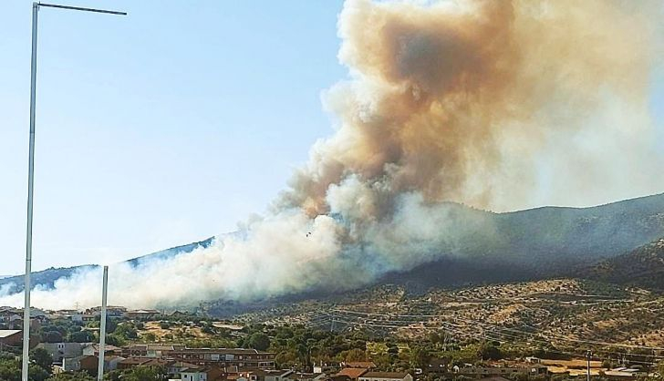  El incendio de El Tiemblo fue provocado por una línea eléctrica y se ha saldado, por el momento, con 742,5 hectáreas…