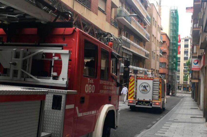  Rescatadas cuatro personas atrapadas en un ascensor en la calle Galileo