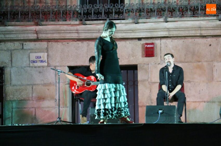  Lita Blanco y su cuadro flamenco deja Vitigudino ‘En la memoria’