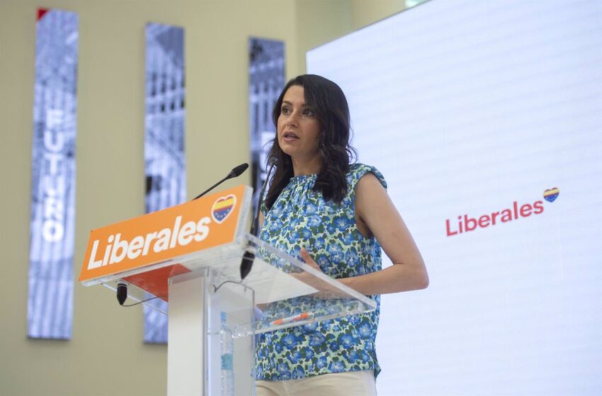  Arrimadas rechaza las «contrarreformas educativas» del PSOE y del PP e insiste en reclamar un pacto por la educación
