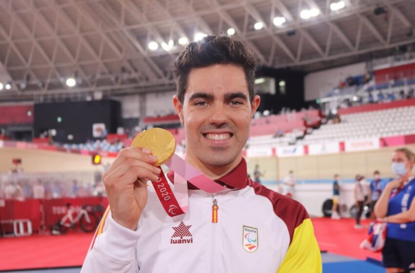  Alfonso Cabello, campeón paralímpico del kilómetro y primer oro de España