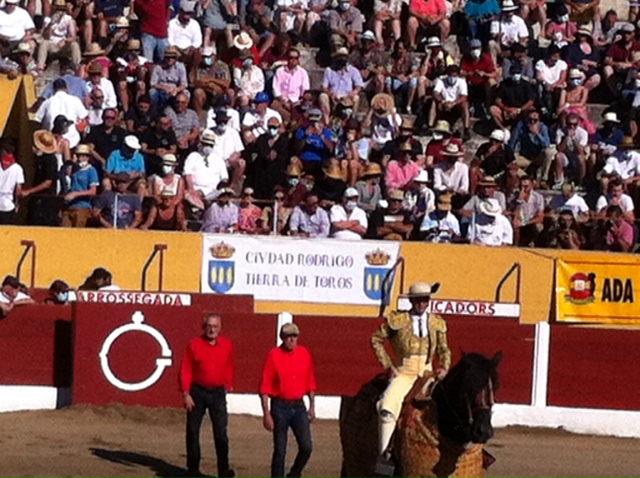  Un aficionado francés colgó en la plaza de toros de Ceret, cerca de Perpiñán, una pancarta donde se leía: ‘Ciudad Rodrigo, tierra de toros’