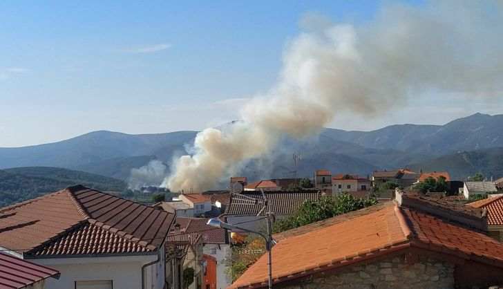  Controlado el fuego de Santibáñez de la Sierra
