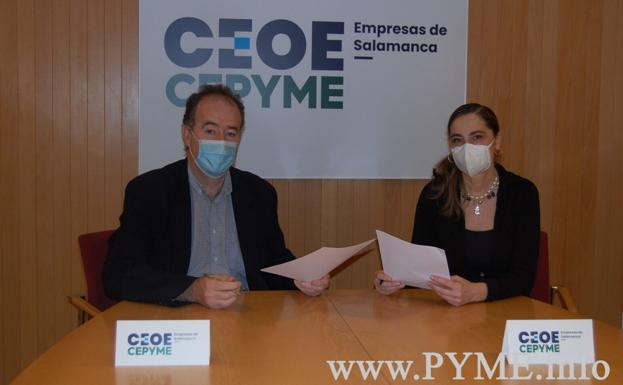 Azucena Hernández del Canto y el presidente de CEOE Cepyme Salamanca en una imagen de archivo. 