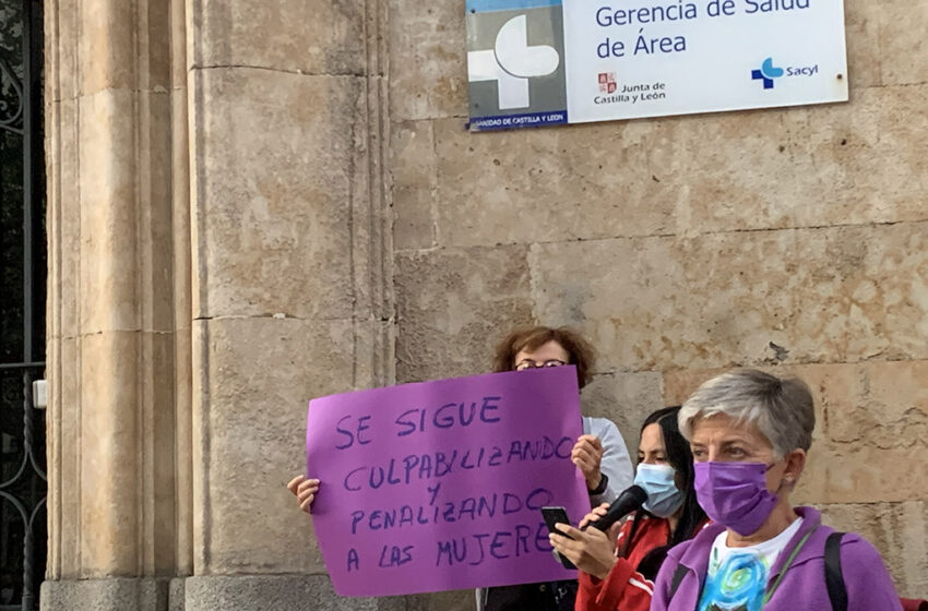  VÍDEO. El Movimiento Feminista de Salamanca denuncia la penalización de las mujeres que ejercen el derecho a la Interrupción Voluntaria del Embarazo