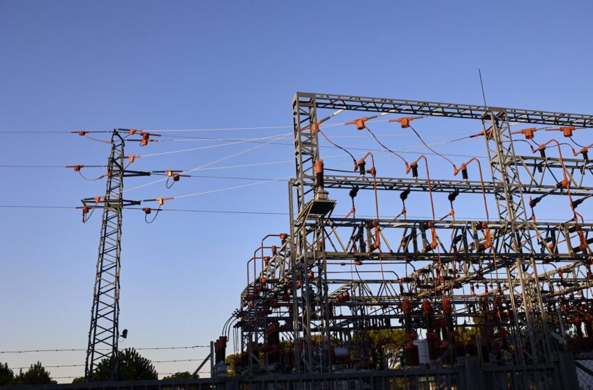 Las eléctricas cargan contra el plan del Gobierno y califican las medidas de «intervencionistas»