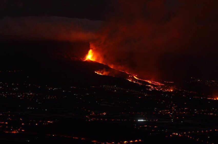  Canarias mantiene el semáforo rojo de emergencia con la actividad concentrada en cuatro bocas activas