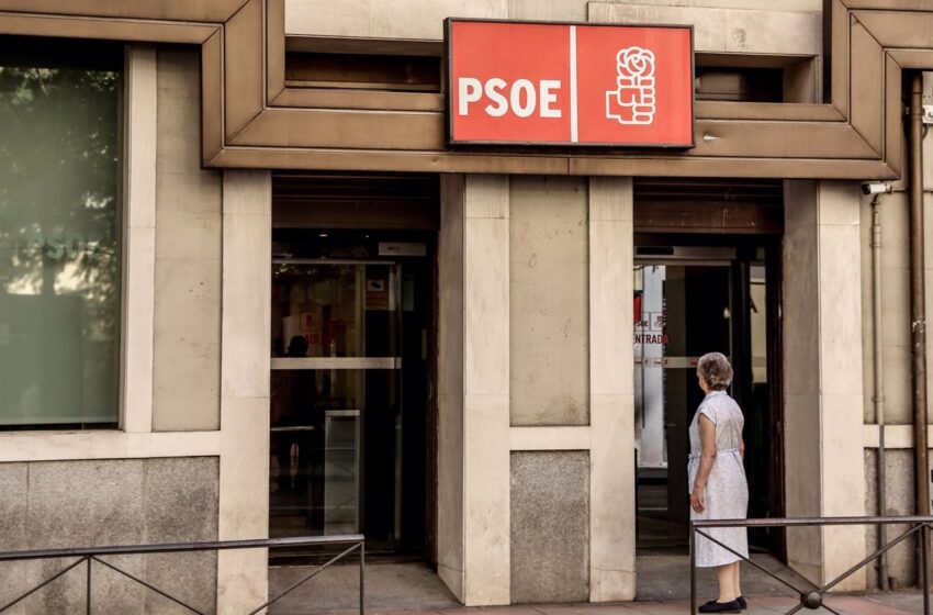  Izquierda Socialista propone debatir la instauración de una República Federal Laica en España en el 40 Congreso del PSOE