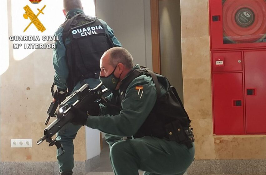  Simulacro de atentado terrorista en el aeropuerto de Salamanca