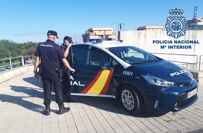  La Policía Nacional detiene a una pareja por estafar 326.000 euros a través de Internet