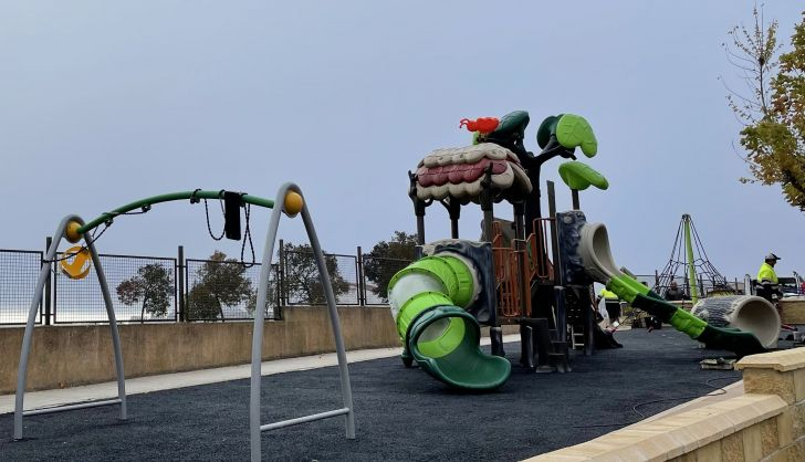  El parque infantil del barrio de San José de Guijuelo estrena nueva superficie