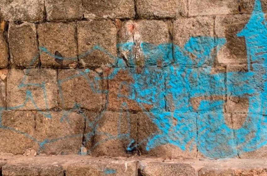  Vandalismo en el Puente Romano: aparecen varias pintadas en sus arcos