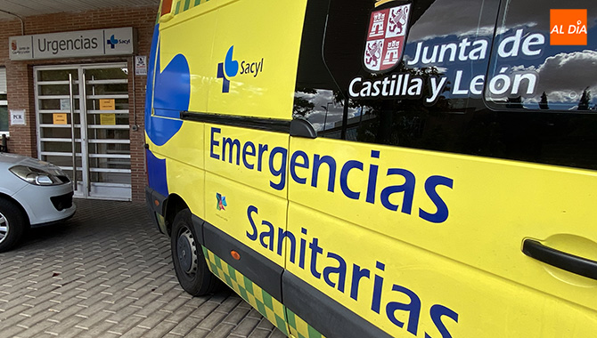 La falta de UVI móvil en Peñaranda obliga a tener que traspasar a los pacientes graves ‘en una gasolinera’ en mitad de la carretera