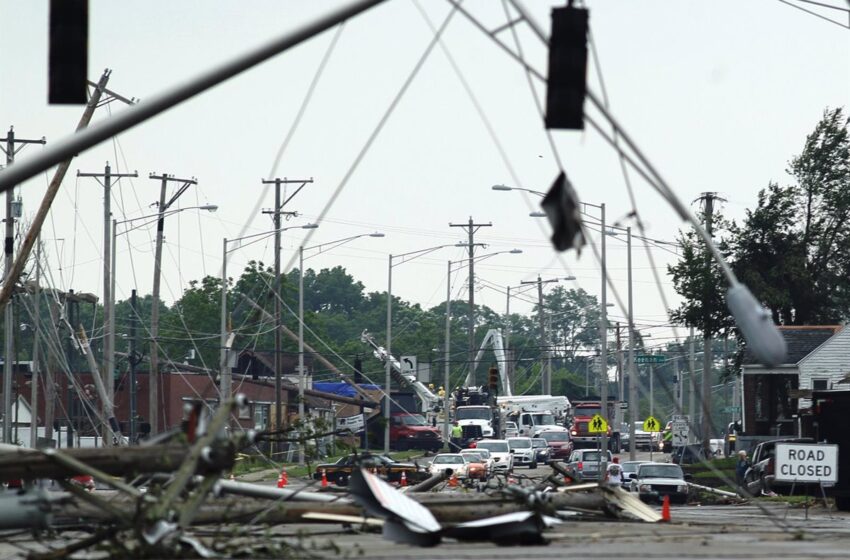  El gobernador de Kentucky pronostica entre 70 y 100 fallecidos al paso de los tornados por el oeste del estado