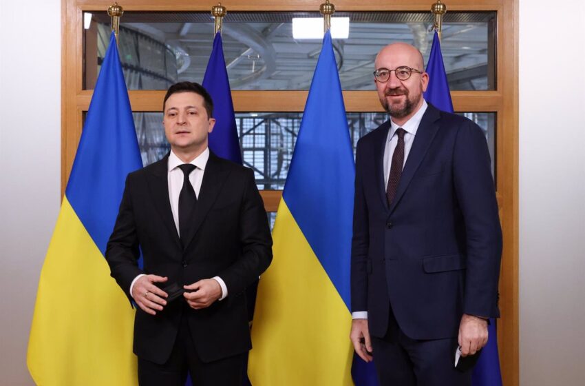  Los líderes de la UE amenazan a Rusia con duras sanciones si invade Ucrania