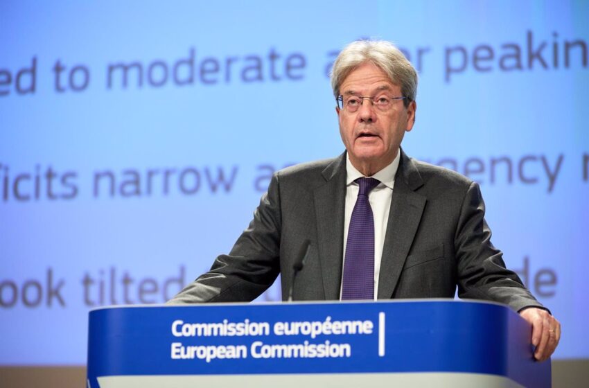  Bruselas propone un tipo mínimo del 15% a las grandes empresas y limitar las empresas pantalla en la UE