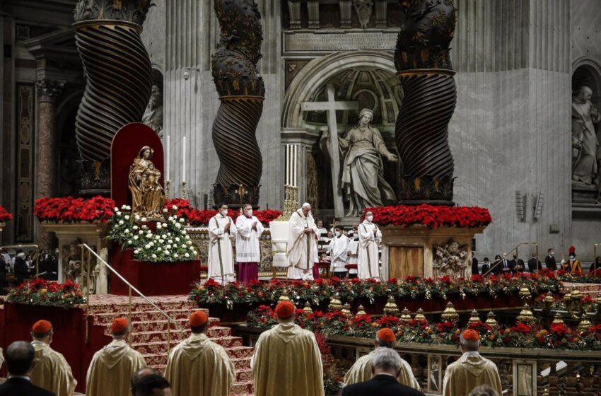  El Papa pide dignidad laboral en la misa del Gallo: «¡No más muertes en el trabajo!»