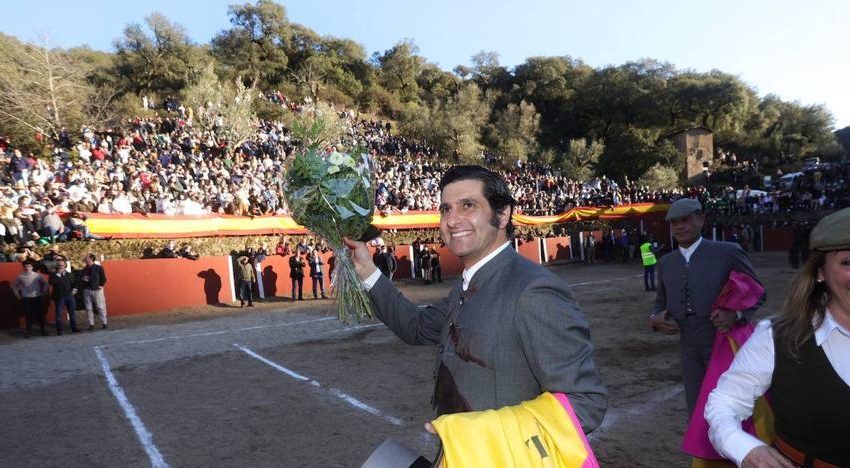  Morante estrena la temporada taurina en Valero con ‘llenazo’ de aficionados