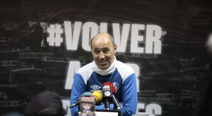  Calderón espera contar con Juancho y Manu Moreno para el partido ante el Compostela