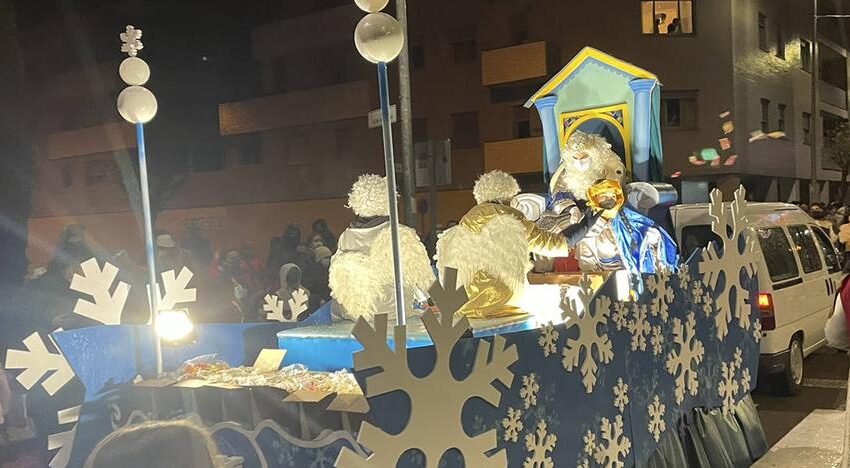  Los pueblos de la provincia de Salamanca también disfrutan de los Reyes Magos pese a la lluvia