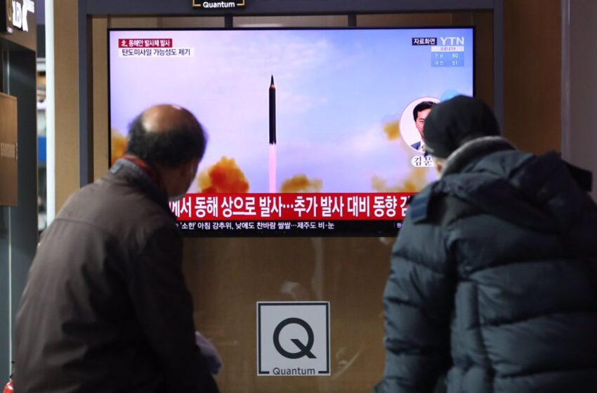  Kim Jong Un asiste al lanzamiento del misil hipersónico y se muestra satisfecho con la operación