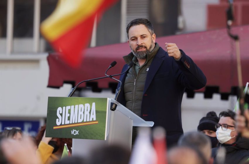  Abascal acusa al PP de parecerse «cada vez más al PSOE» y ser «la cara B del socialismo»